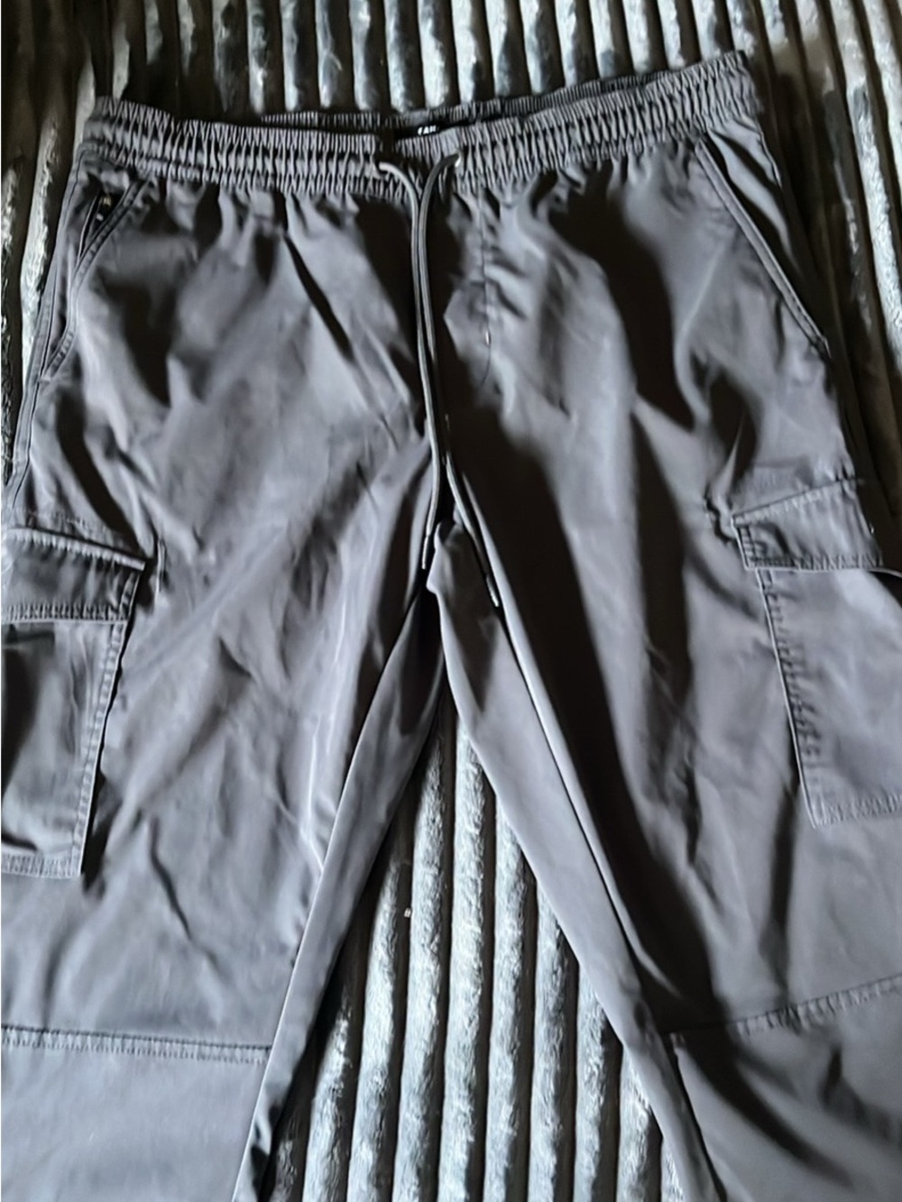 Tahari Men's Cargo Pants in Dark Gray